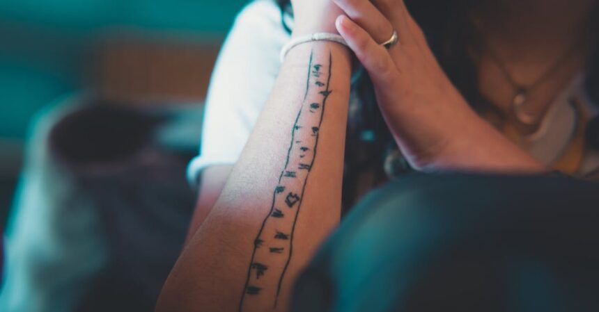 découvrez des idées de tatouages sur l'avant-bras, alliant créativité et styles variés pour sublimer votre peau.