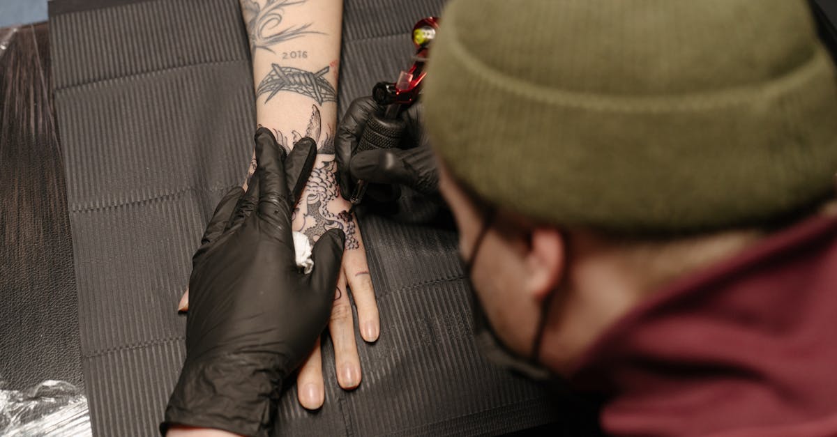 découvrez hell tattoo, un salon de tatouage offrant des designs uniques et personnalisés pour exprimer votre style avec audace et créativité.