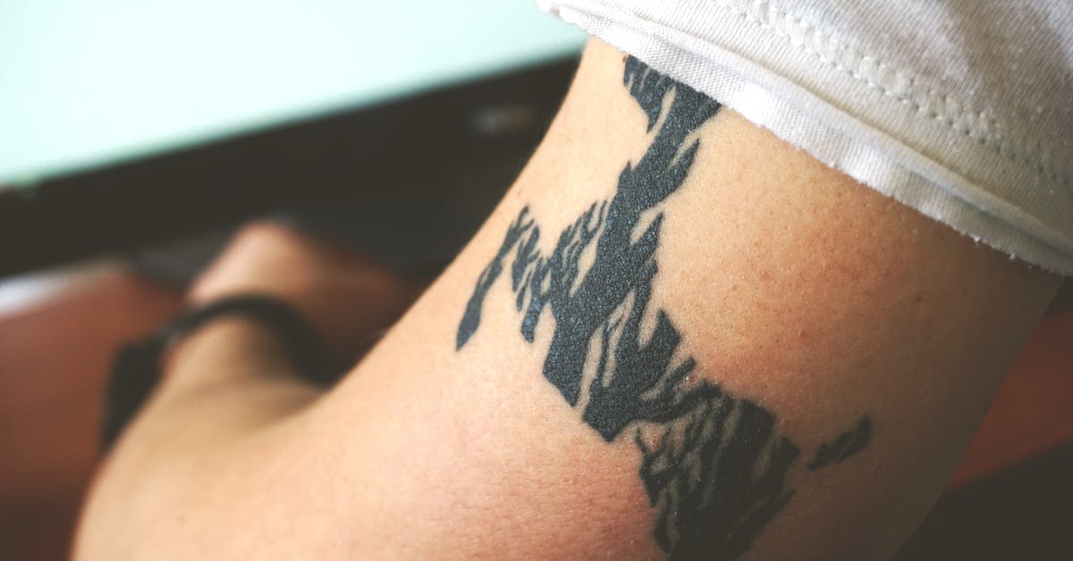 découvrez hell tattoo, votre salon de tatouage pour des créations uniques et audacieuses. artistes passionnés, designs personnalisés pour exprimer votre style avec originalité.