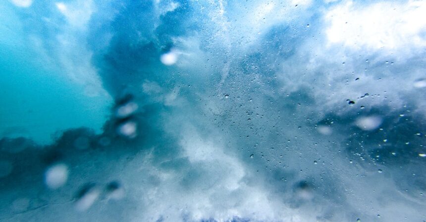 découvrez notre solution efficace pour couvrir et camoufler les hickeys rapidement et discrètement. astuces et produits recommandés pour retrouver confiance en un rien de temps.