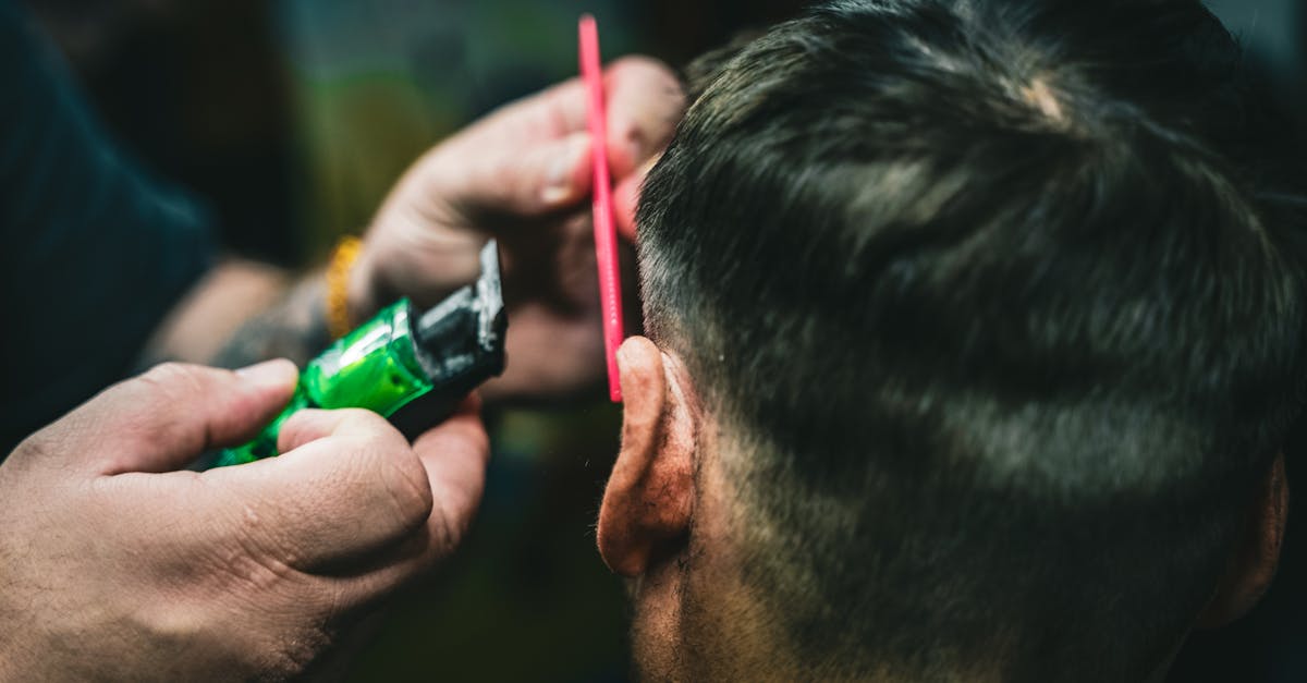 découvrez la coupe de cheveux longue en couches, idéale pour ajouter du volume et du mouvement à vos longueurs tout en apportant élégance et style à votre look.