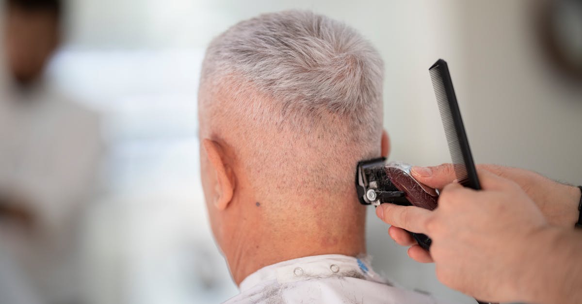 découvrez la coupe de cheveux longue en dégradé, idéale pour apporter volume et mouvement à votre chevelure tout en conservant une allure élégante et moderne.