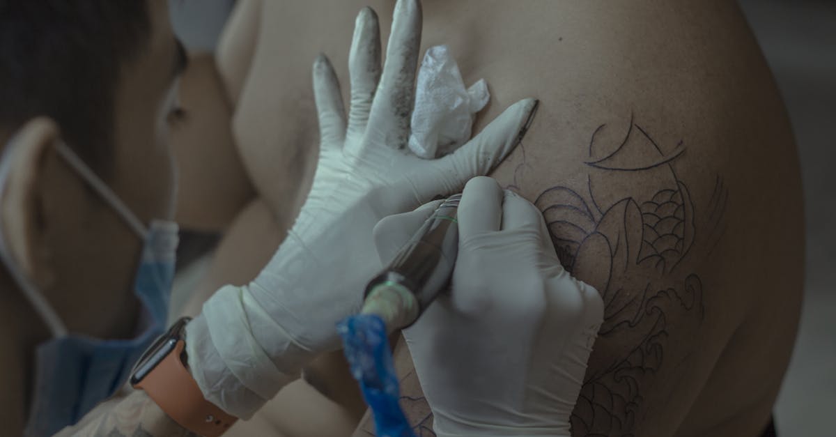 découvrez libertine tattoo, votre salon de tatouage alliant créativité et audace pour des créations uniques et personnalisées.