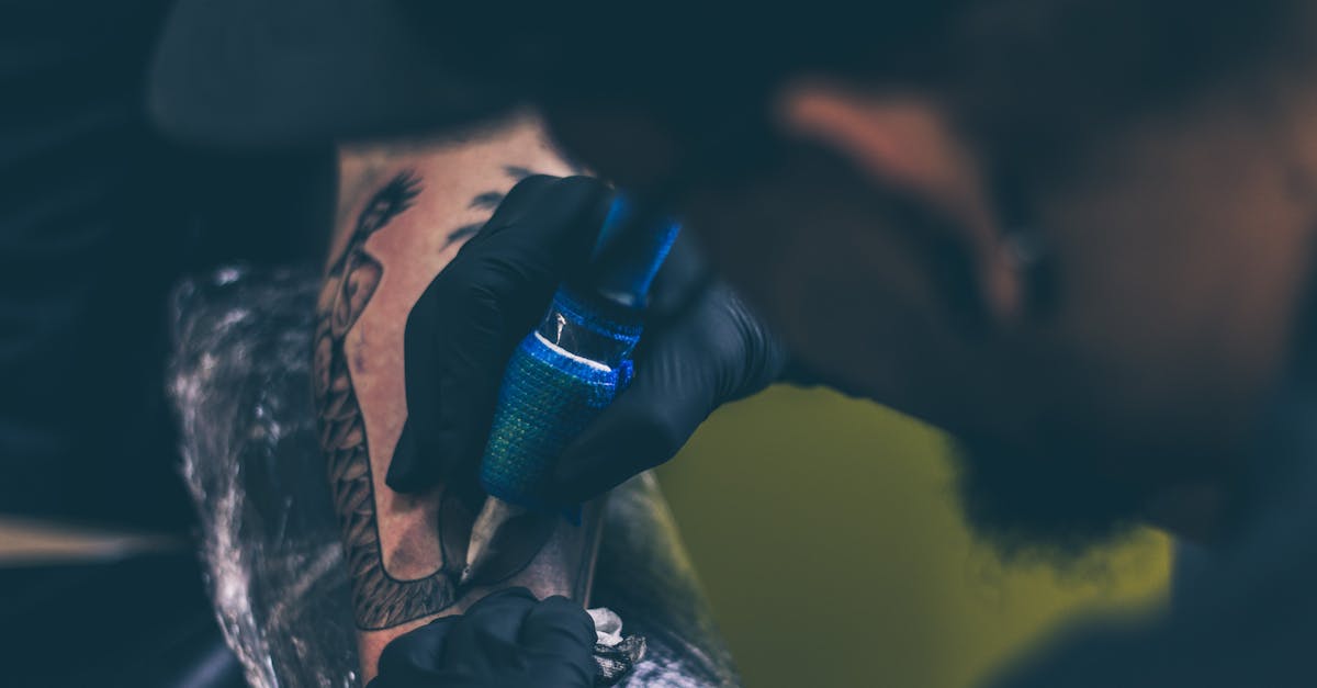 découvrez libertine tattoo, votre salon de tatouage alliant créativité et audace pour des designs uniques et personnalisés.