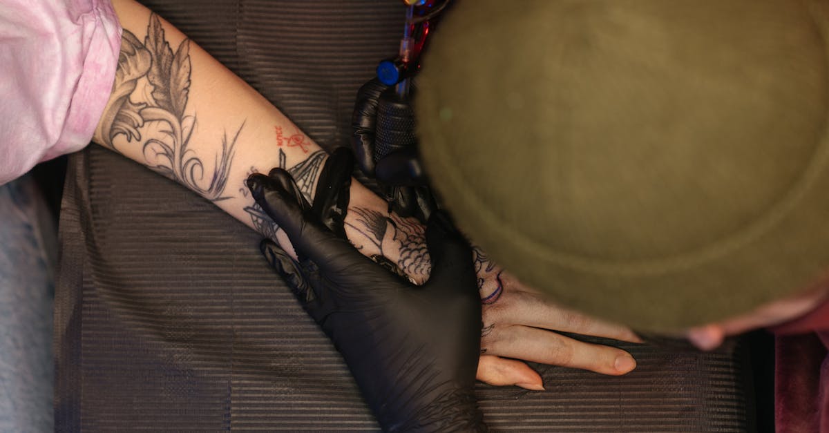 découvrez libertine tattoo, votre salon de tatouage où créativité et liberté s'unissent pour des créations uniques et personnalisées.