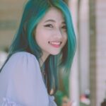 découvrez les tendances et conseils pour adopter un style de coiffure longue élégant et moderne.