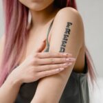 découvrez des idées inspirantes de tatouages sur les côtes, alliant élégance et originalité pour un style unique.