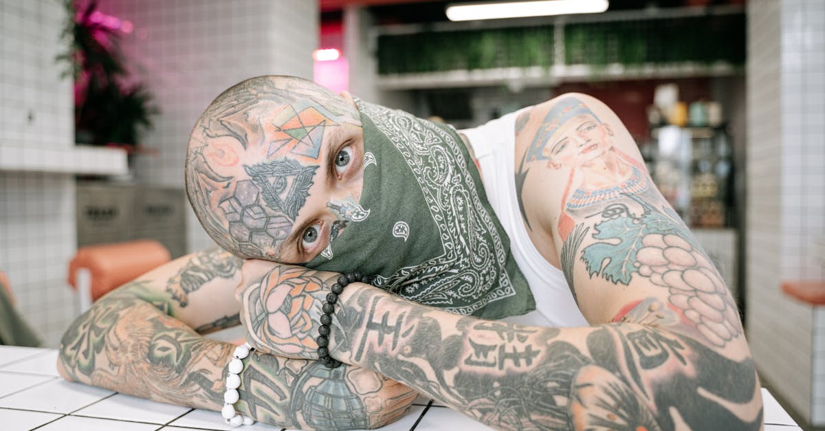 découvrez des idées de tatouages pour dissimuler vos cicatrices avec élégance grâce au scar cover-up tattoo, une solution artistique et personnalisée.