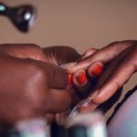 découvrez des idées fraîches et tendance de nail art printanier pour sublimer vos ongles avec des couleurs vives et des motifs floraux.