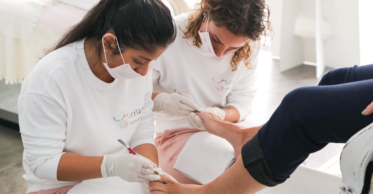 découvrez des idées de nail art d'été inspirées du football pour sublimer vos pieds avec style et originalité pendant la saison estivale.