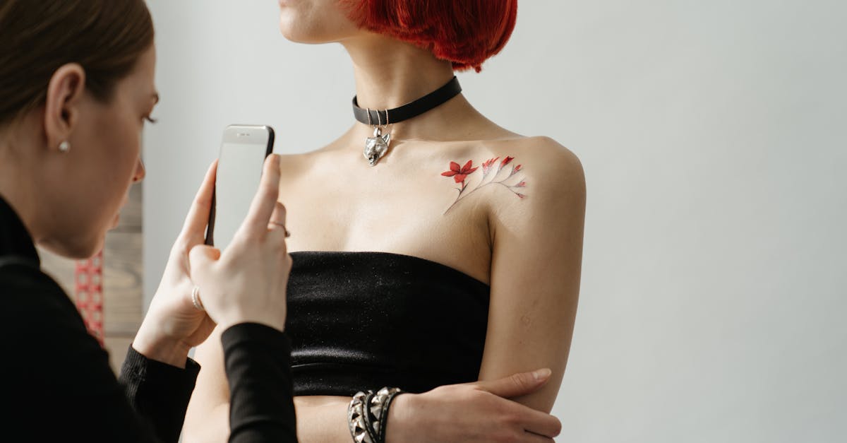 découvrez la signification des différents emplacements de tatouages et ce qu'ils représentent pour exprimer votre identité et vos valeurs.