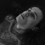 découvrez des tatouages inspirés par la tristesse, exprimant des émotions profondes à travers des designs artistiques et poignants.